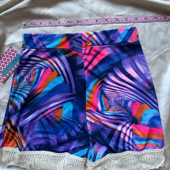 Lady’s World - High Waist Women's Shorts with Fringe - Picture 4 of 7